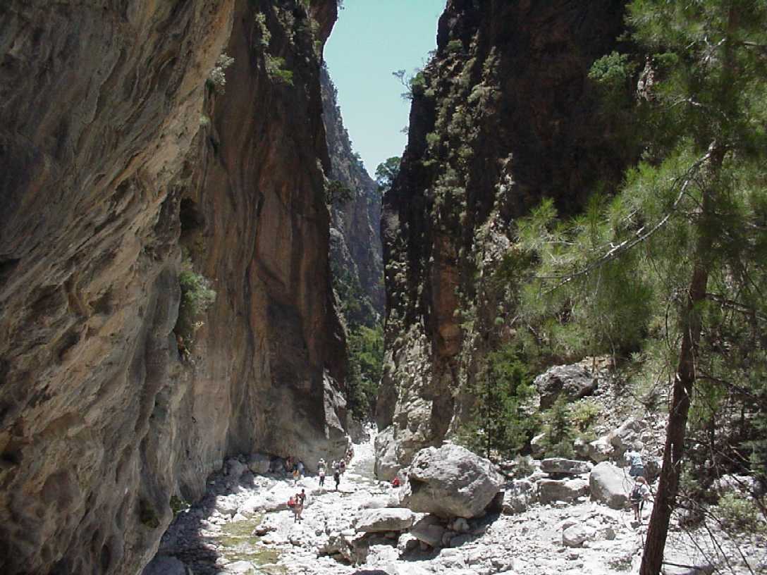 crete27.jpg, 113886 bytes, 7/3/01