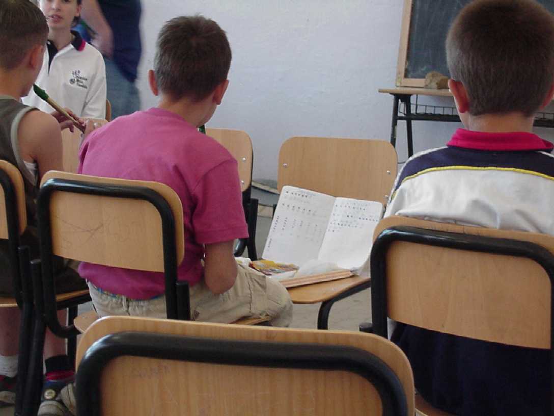 whistle_class.jpg, 54258 bytes, 7/3/01